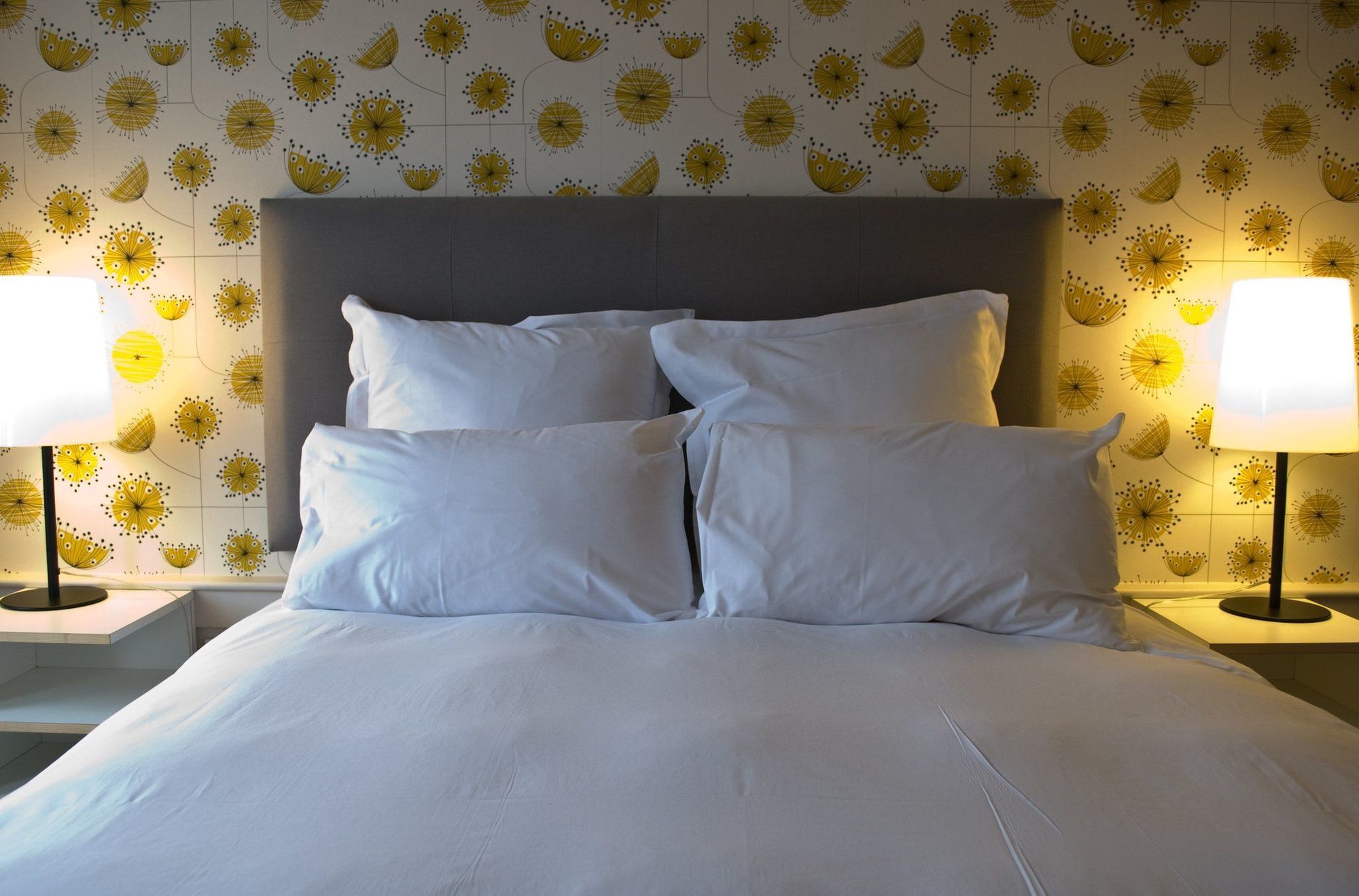 Grasshopper Hotel Glasgow Room photo